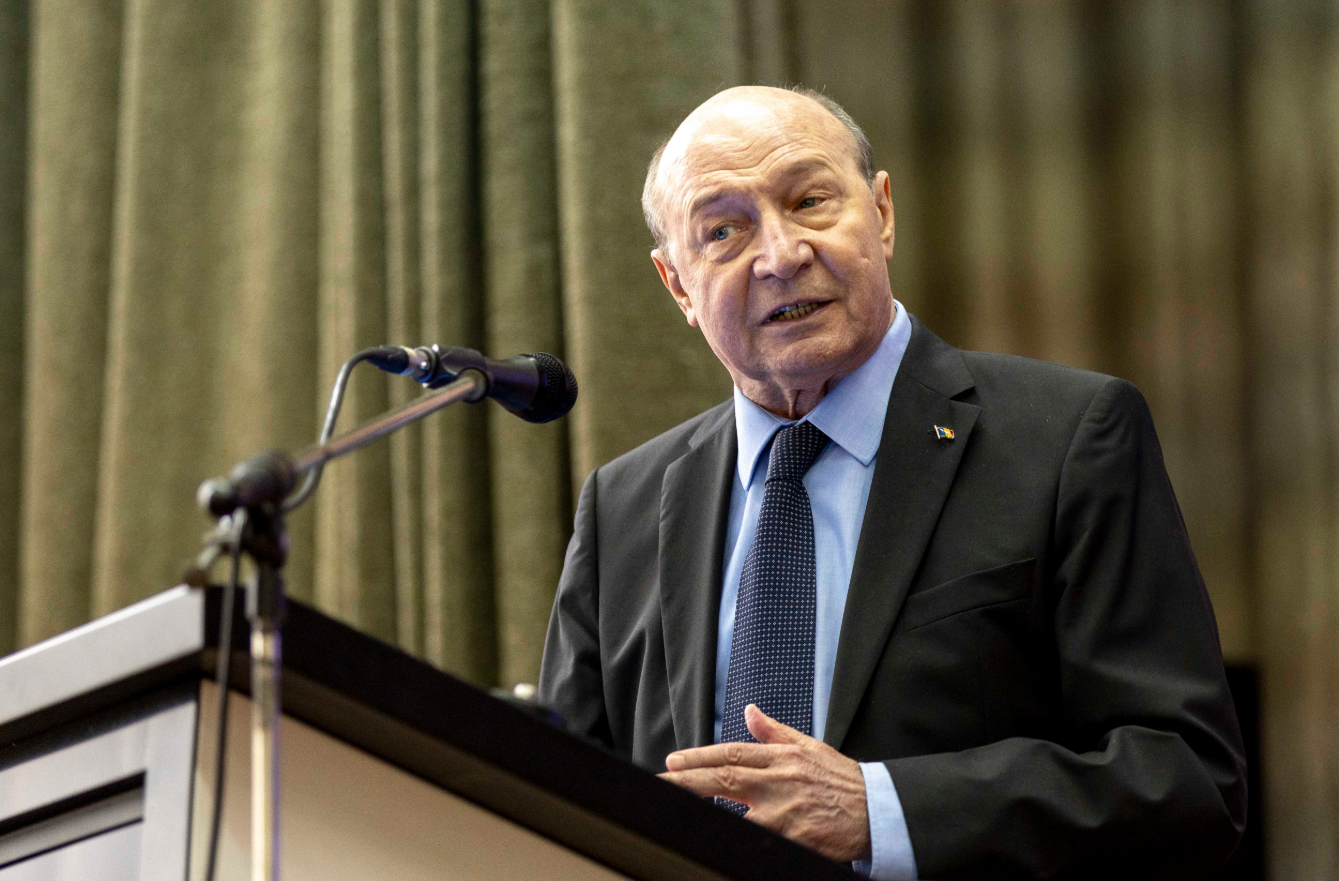Traian Băsescu critică demisia lui Klaus Iohannis