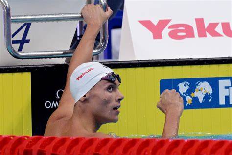 David Popovici, medaliat cu aur în proba de 200 metri liber, la Mondialele de nataţie